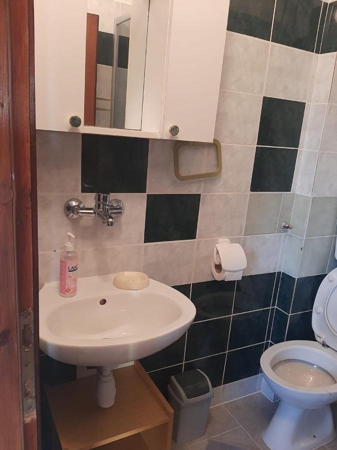 H&F Apartmani Vir Exterior photo